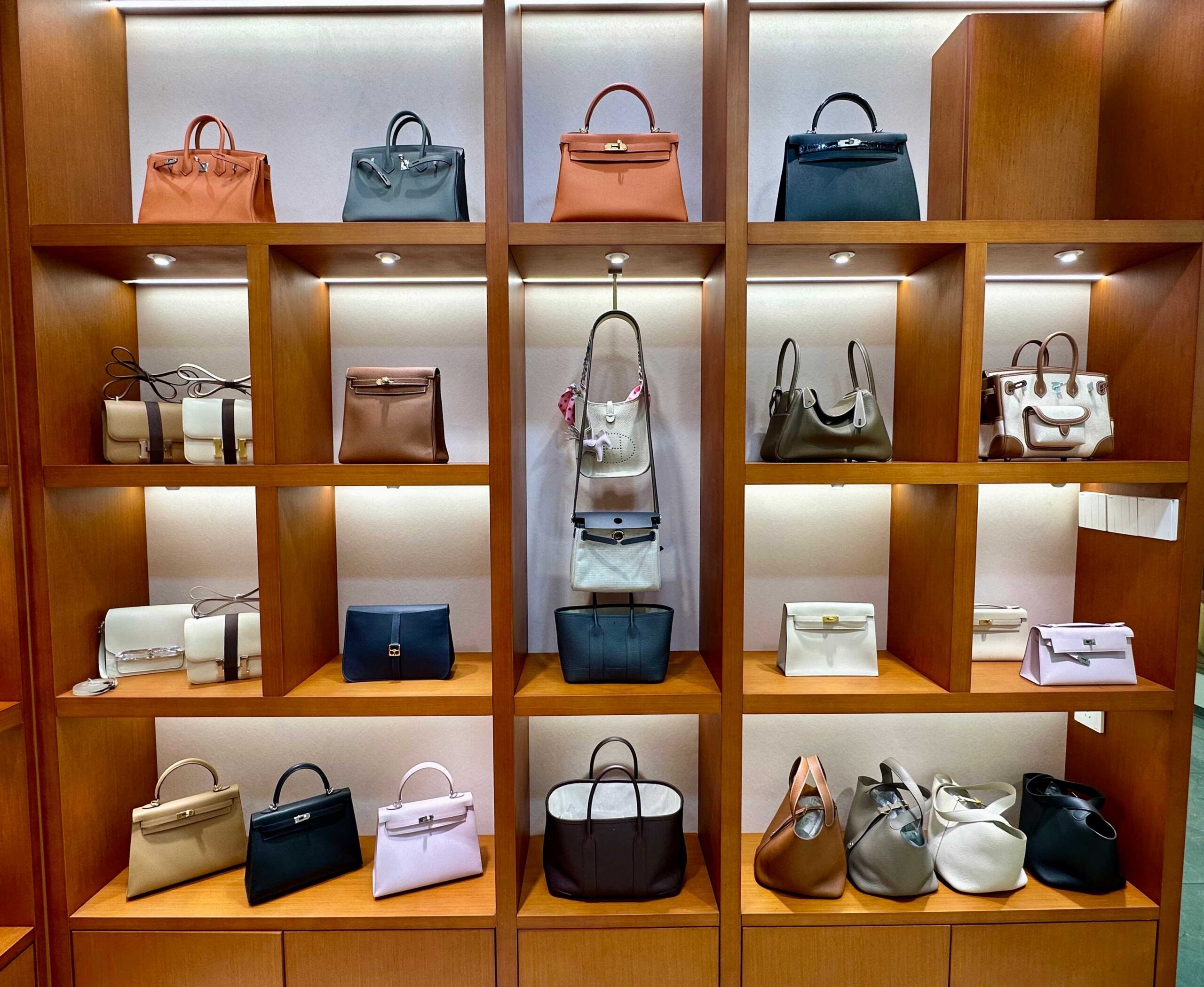 baiyun world city leather photos（Original shot, July 6, 2026） wholesale vendor in Guangzhou