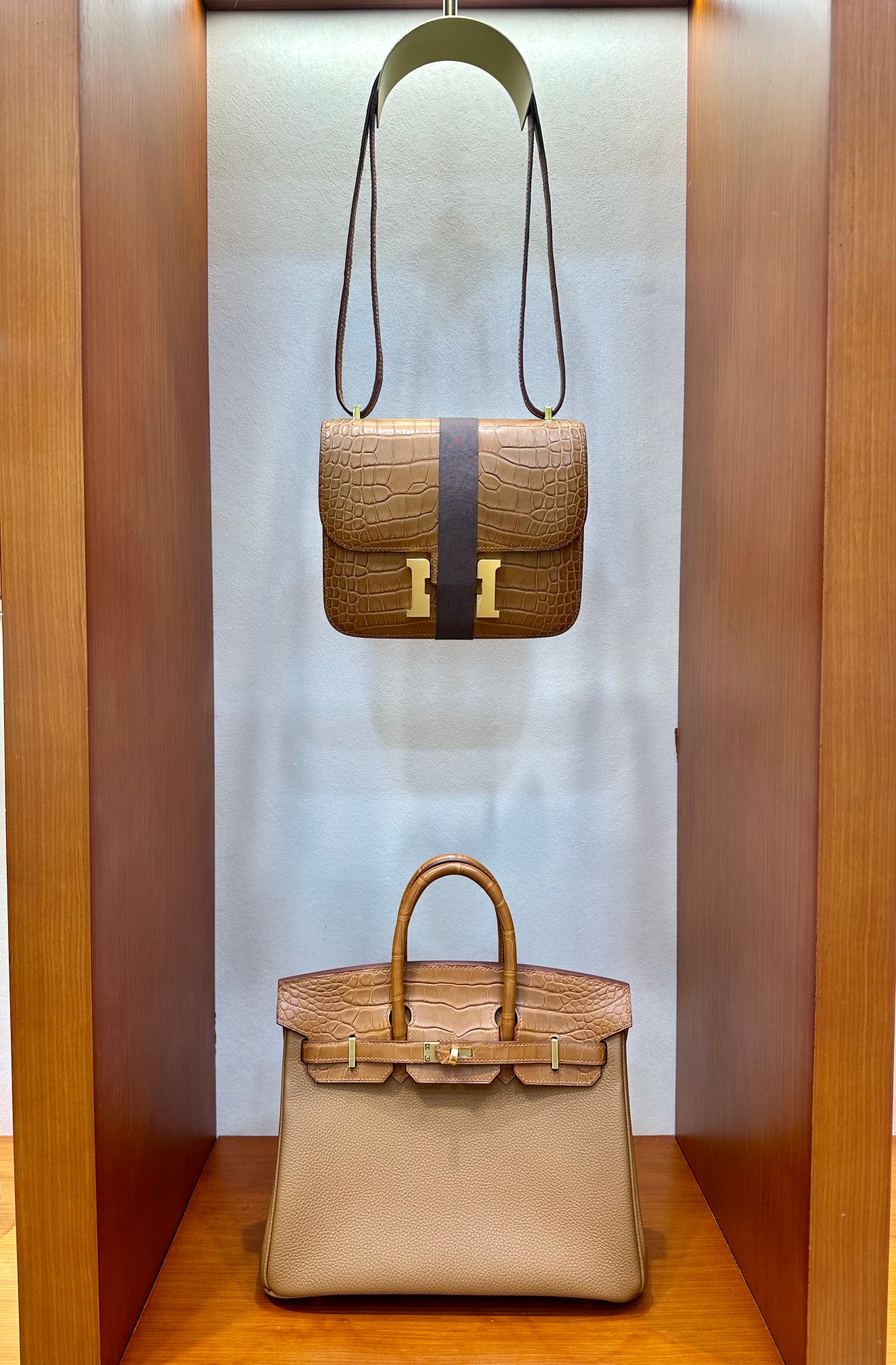 baiyun world city leather photos（Original shot, July 6, 2026） wholesale vendor in Guangzhou