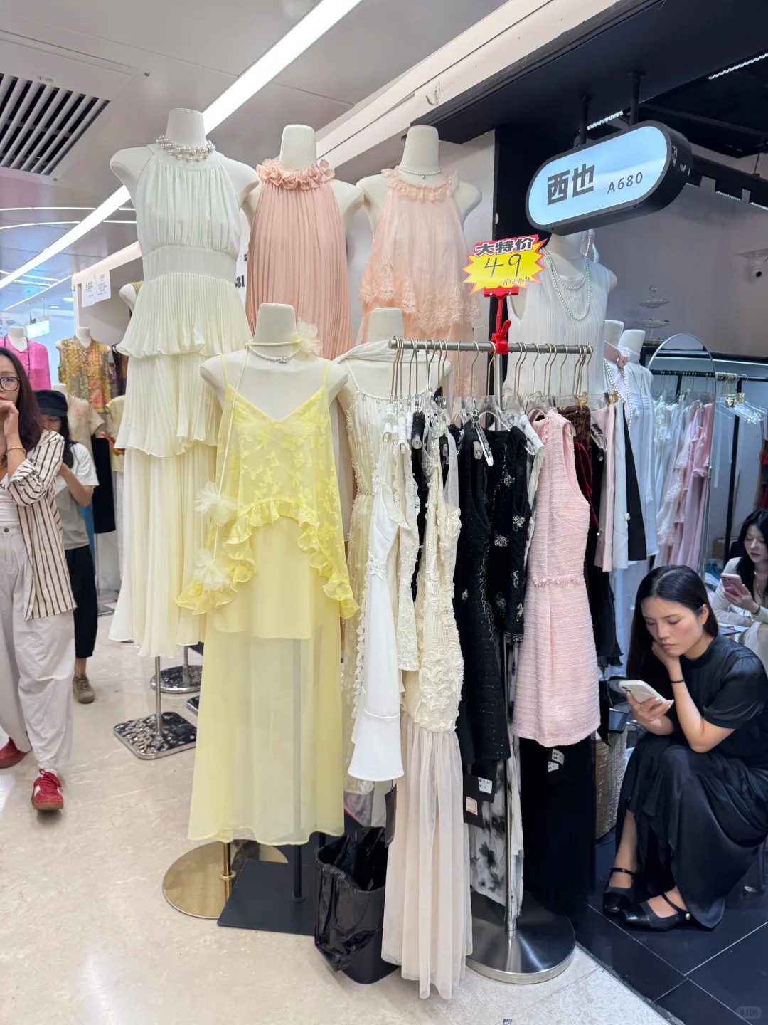 Guangzhou Clothing Wholesale Vendors photos（Original shot, July 8, 2026） wholesale vendor in Guangzhou