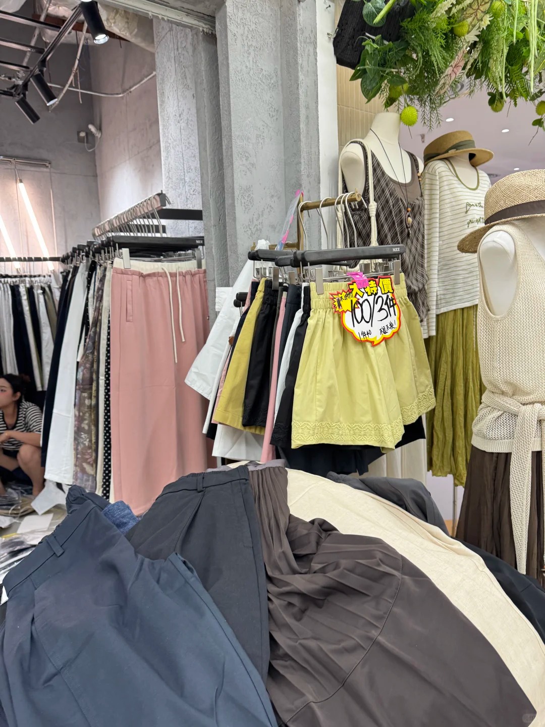 Guangzhou Clothing Wholesale Vendors photos（Original shot, July 8, 2026） wholesale vendor in Guangzhou