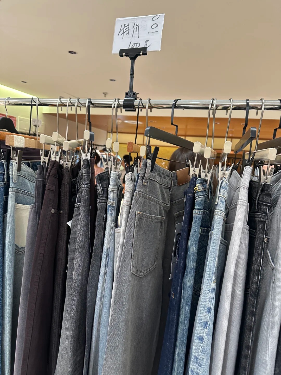 Guangzhou Clothing Wholesale Vendors photos（Original shot, July 8, 2026） wholesale vendor in Guangzhou