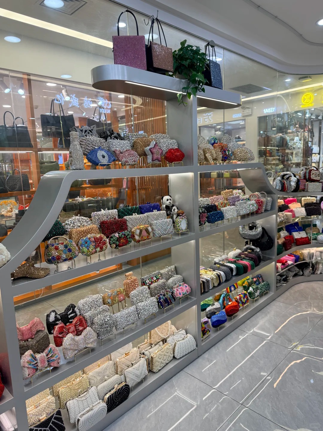 baiyun world city leather photos（Original shot, July 9, 2026） wholesale vendor in Guangzhou