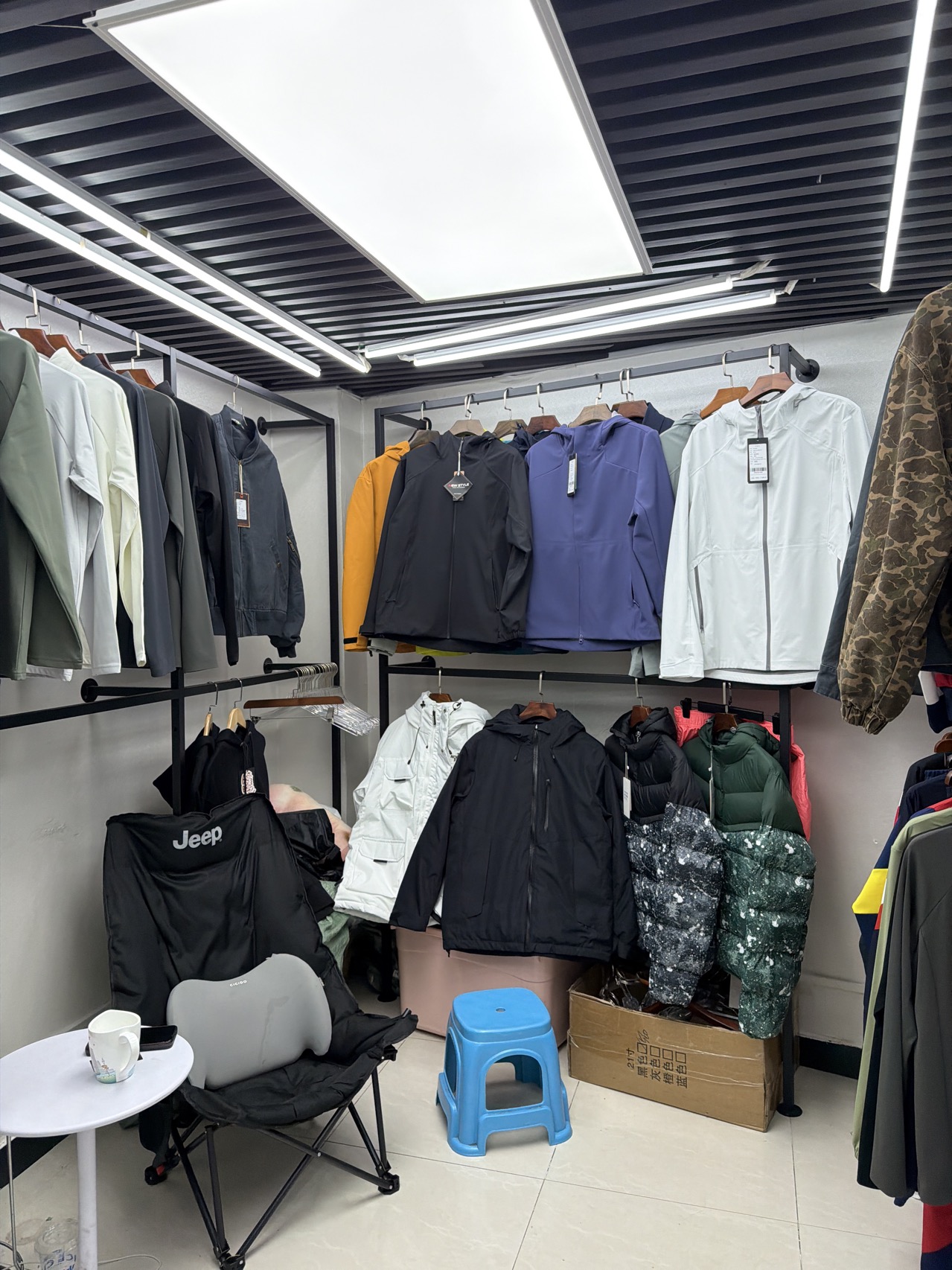 潮衣外贸-金美4F023 金宝外贸服装城 档口微信二维码及货源实拍