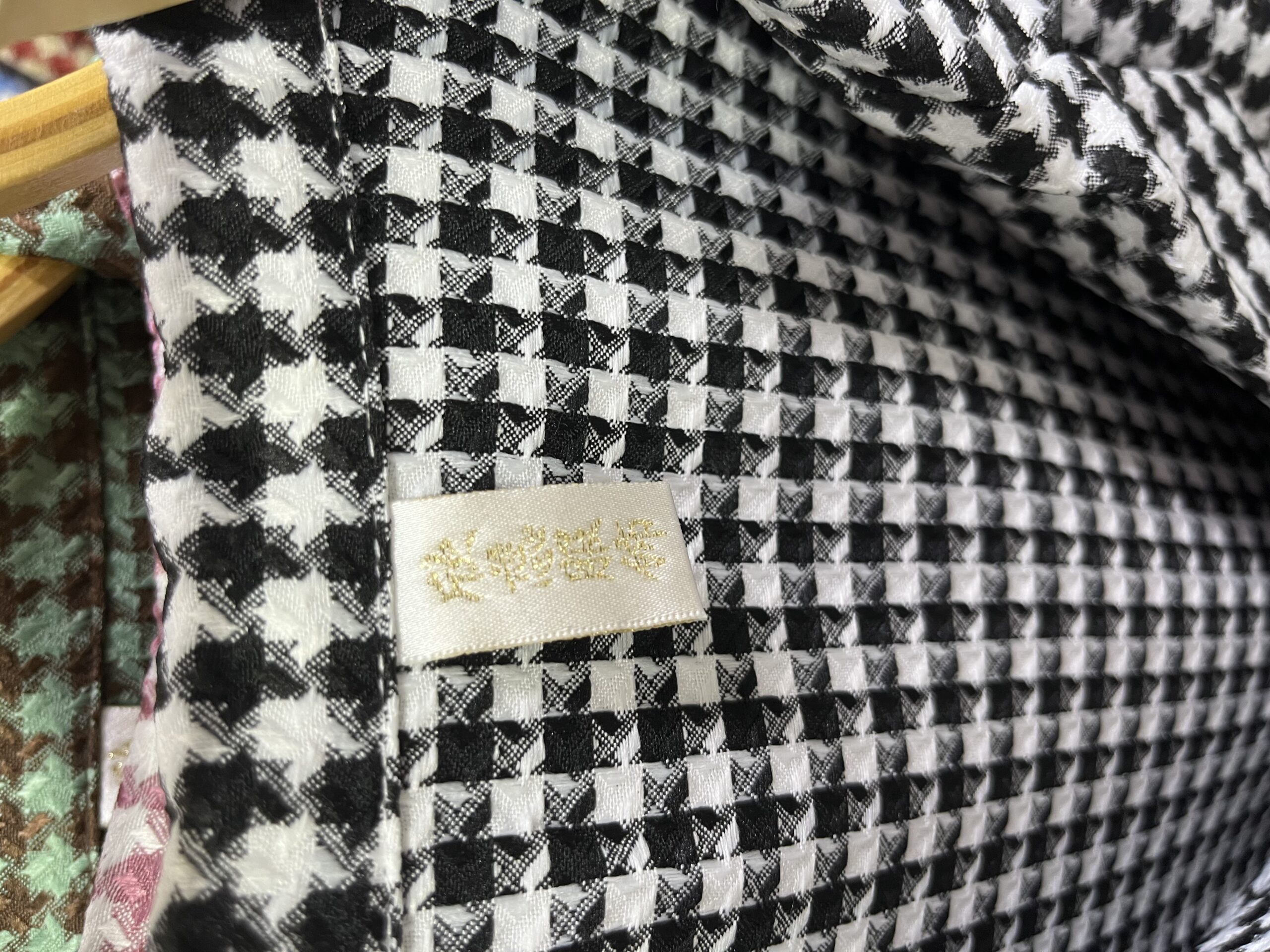 欣蕊服饰-老金马5楼E74档
