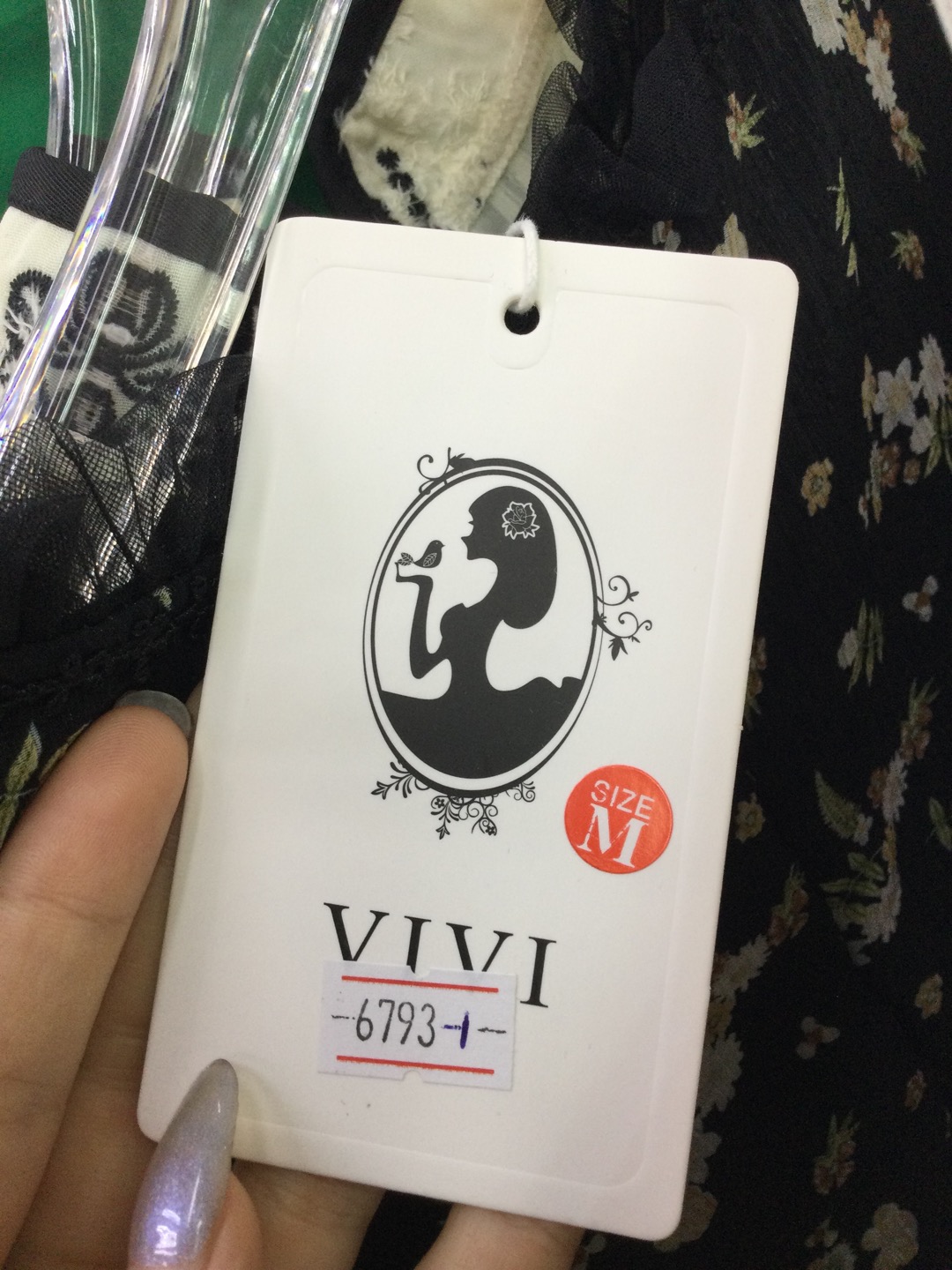 VIVI.-万佳一楼加一街34档