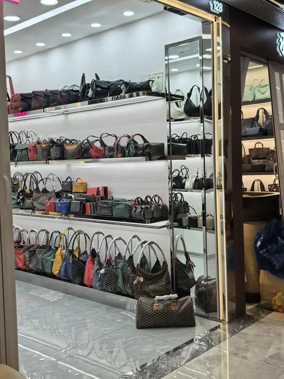 12 Best Wholesale Bag Markets in China: Where to Find Bag Suppliers and Manufacturers 资讯 档口微信二维码及货源实拍 12 Best Wholesale Bag Markets in China: Where to Find Bag Suppliers and Manufacturers 资讯 档口微信二维码及货源实拍