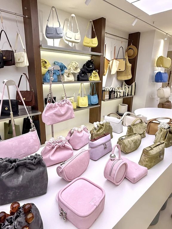 12 Best Wholesale Bag Markets in China: Where to Find Bag Suppliers and Manufacturers 资讯 档口微信二维码及货源实拍 12 Best Wholesale Bag Markets in China: Where to Find Bag Suppliers and Manufacturers 资讯 档口微信二维码及货源实拍